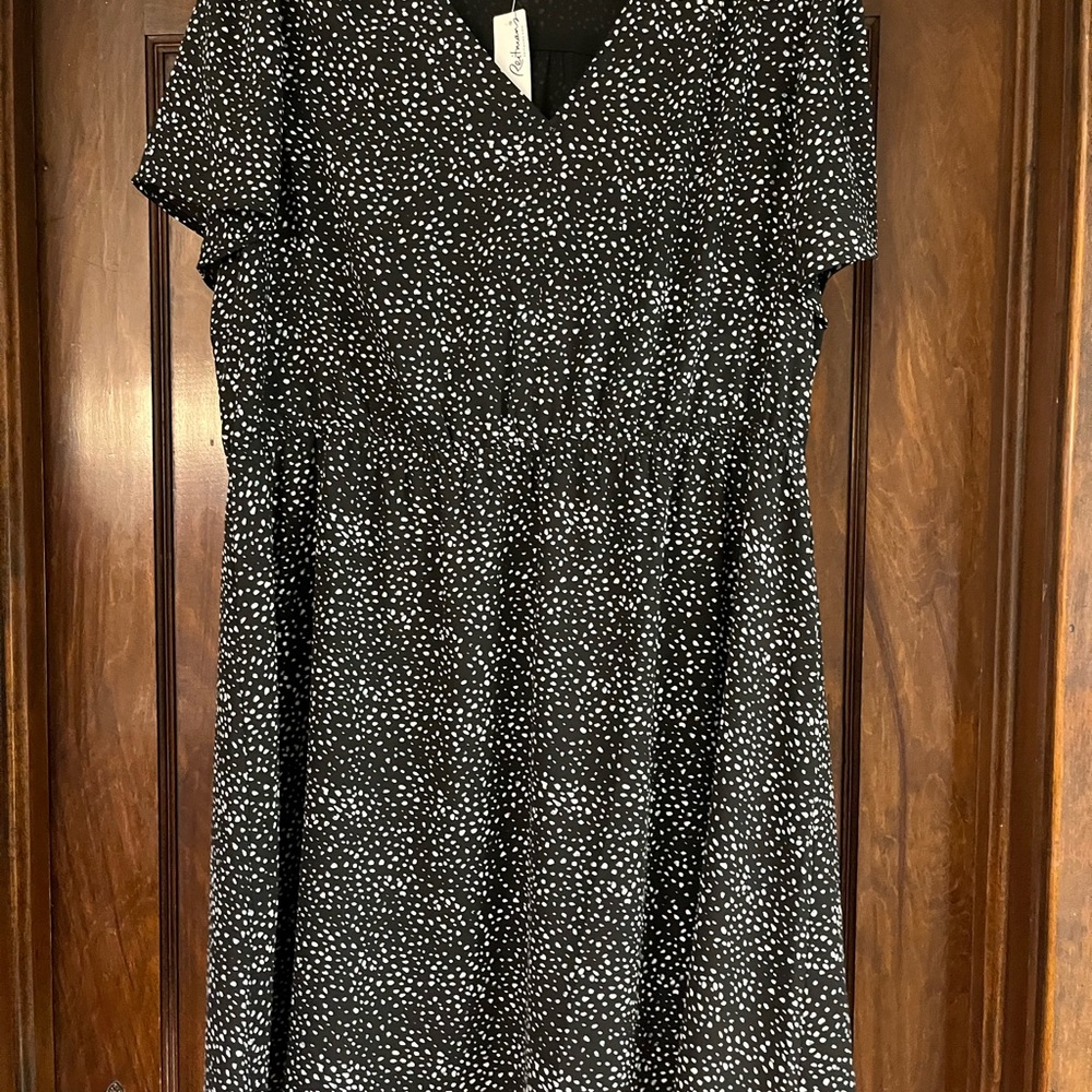 Reitmans Black,White & Grey Speck Dress